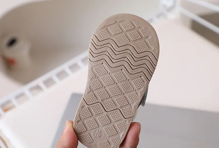 Baby Toddler Shoes 2025 Spring New Baby Shoes Baby Leather Shoes Autumn Children's Shoes Children's Bear Embroidery — feature 17