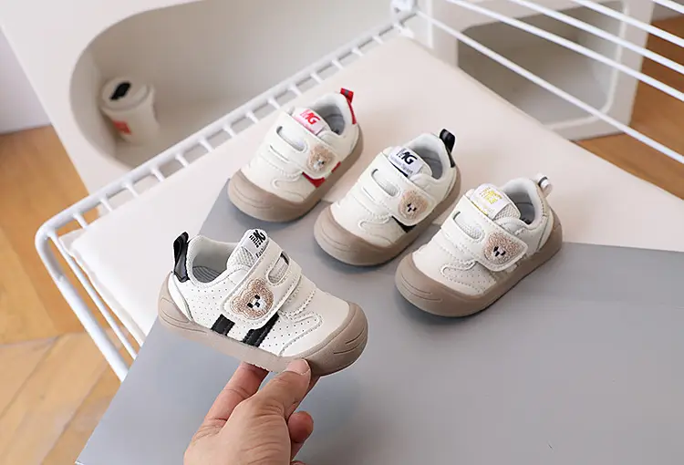 Baby Toddler Shoes 2025 Spring New Baby Shoes Baby Leather Shoes Autumn Children's Shoes Children's Bear Embroidery — feature 2