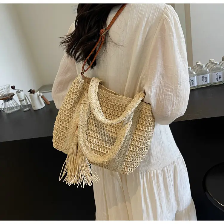 Women Straw Waved Tote Bag Large Capacity Beach Shoulder Crossbody - Image 4