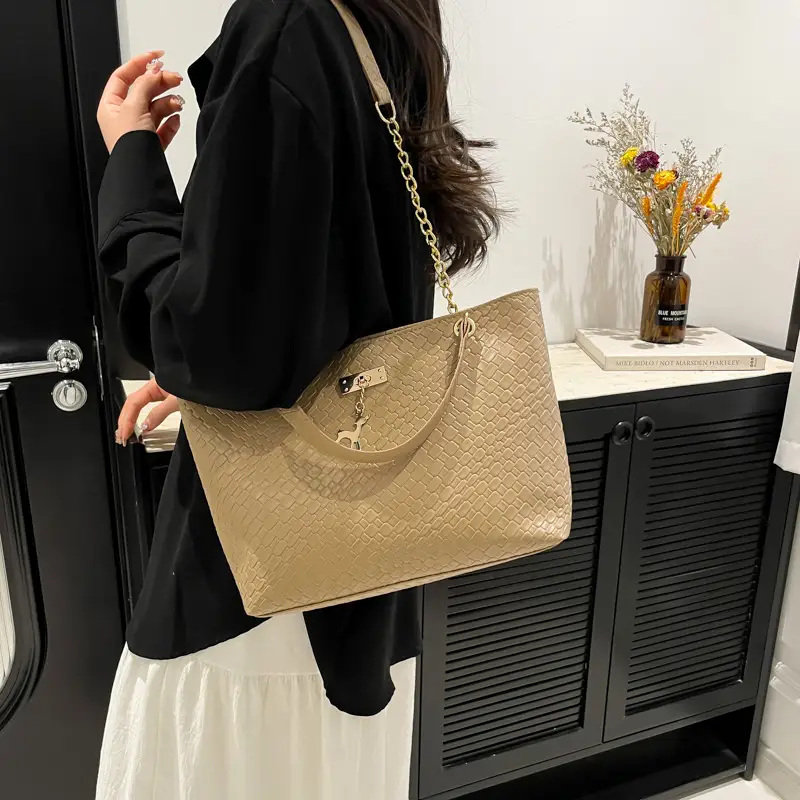 Red Snake Crocodile Tote Bag for Women 2025 - Image 7