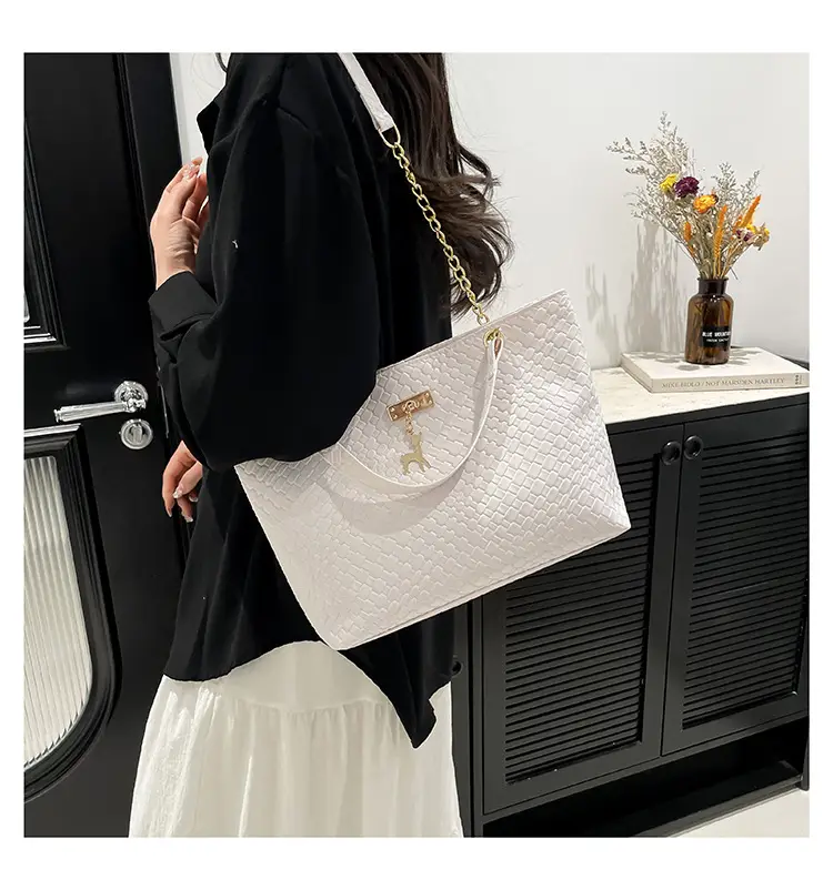 Red Snake Crocodile Tote Bag for Women 2025 — feature 24