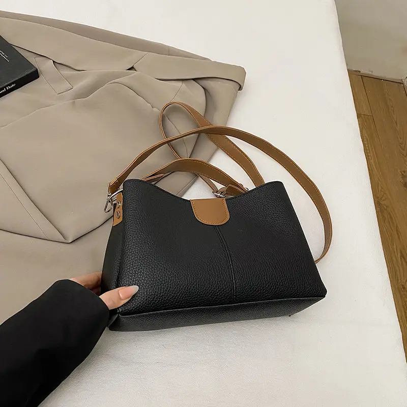 Women's 2025 Spring Shoulder Bags with Doll Decor - Image 4