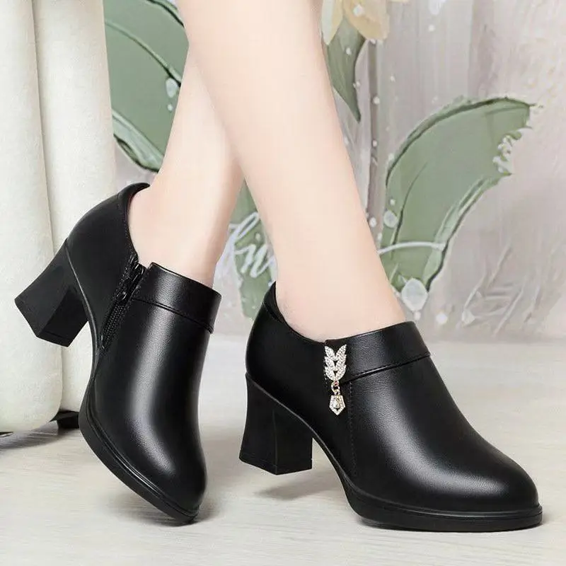Soft Leather Zipper New Women's Leather Shoes Thick Heel Explosive Deep Mouth Simple Women's Shoes Western Style Low-top Rhinestone Round-toe Leather Shoes - Image 5