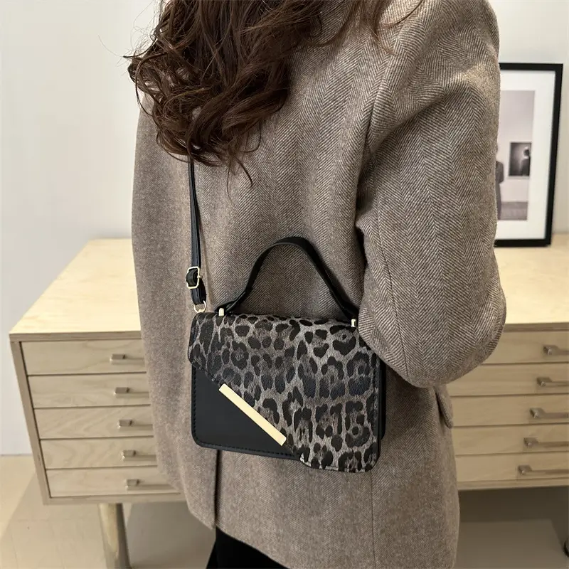 Leopard Print Shoulder Bag Women Casual 2025 Spring