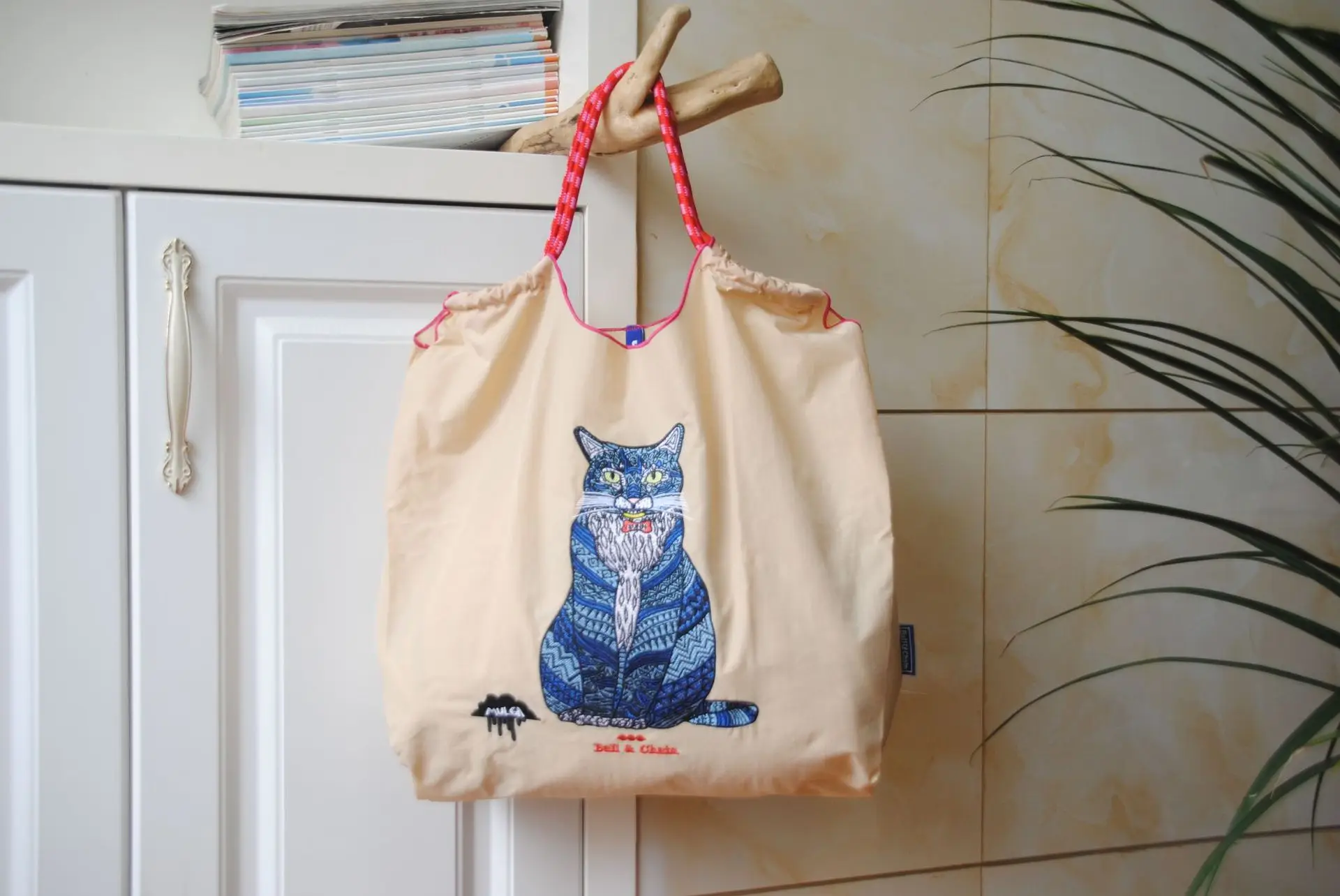 Japanese Cat Embroidered Red Tote Bag - Image 3
