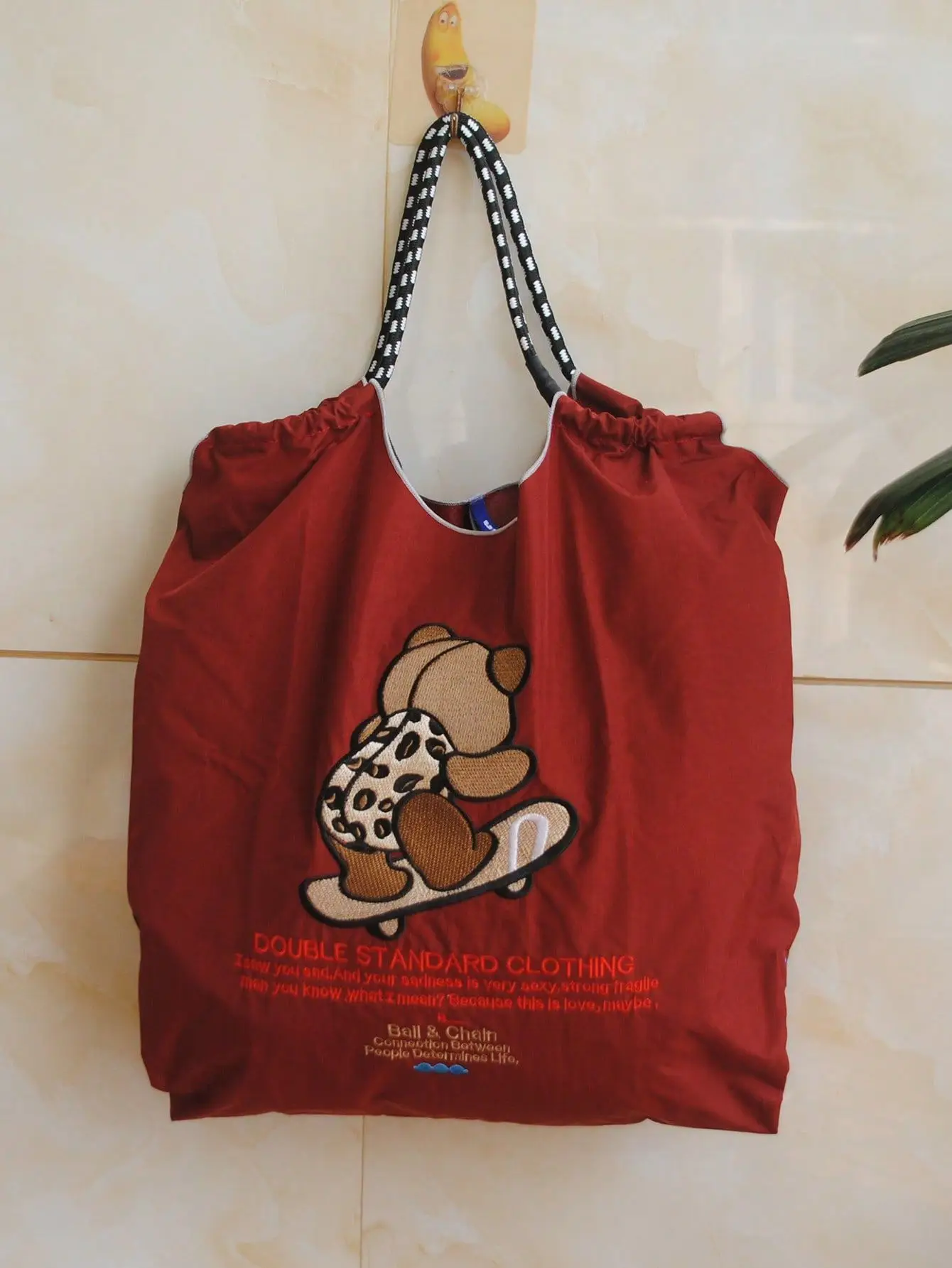 Japanese Cat Embroidered Red Tote Bag - Image 9