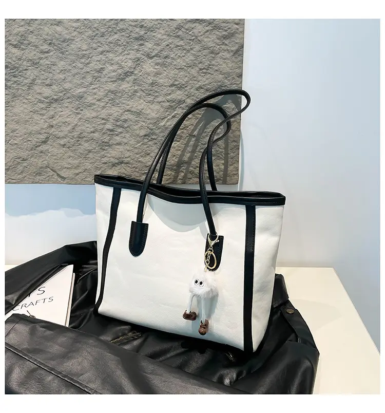 Retro Women's Shoulder Bag with Sheep Design 2025 — feature 13