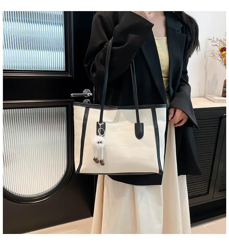 Retro Women's Shoulder Bag with Sheep Design 2025 — feature 8