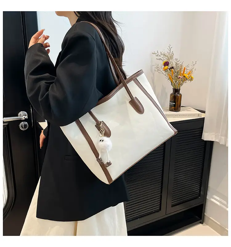 Retro Women's Shoulder Bag with Sheep Design 2025 — feature 9