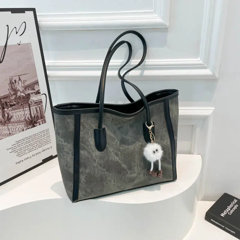Retro Women's Shoulder Bag with Sheep Design 2025 - Image 4