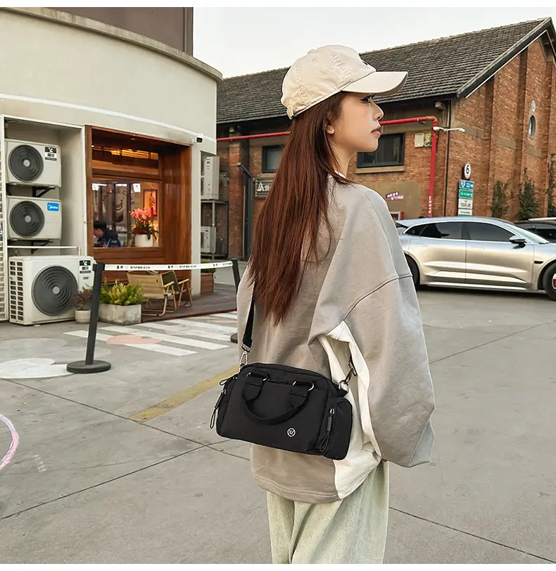 2026 Japanese Style Women's Nylon Crossbody Bag — feature 18