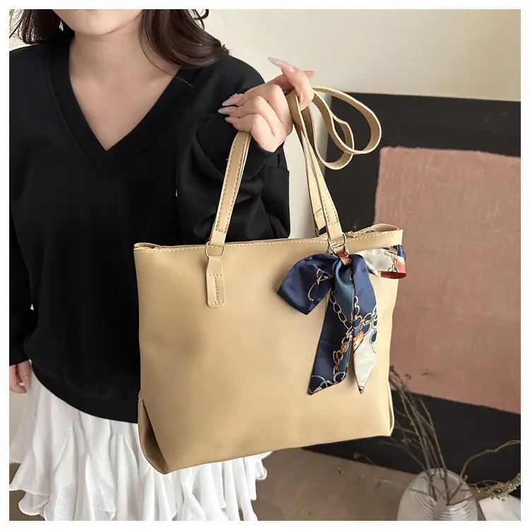 Beige Retro Shoulder Bag for Women Large Capacity — feature 11