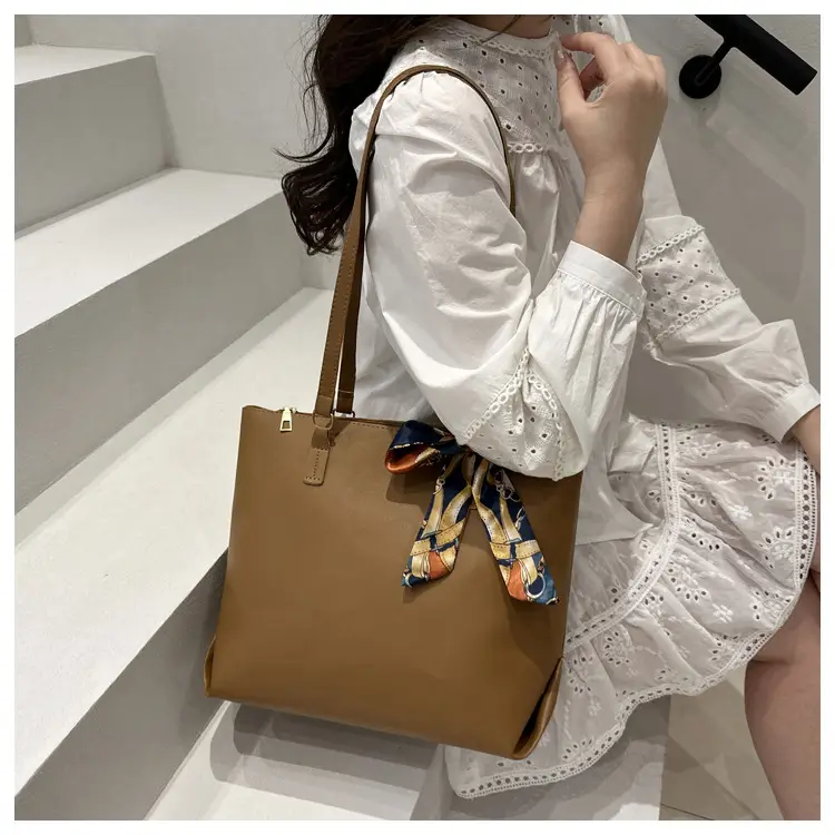 Beige Retro Shoulder Bag for Women Large Capacity — feature 13
