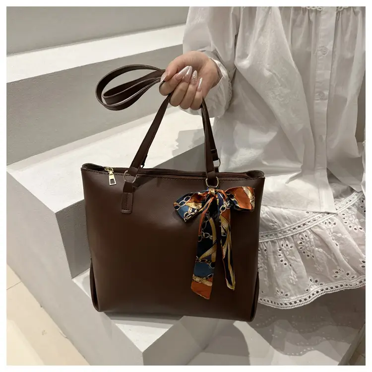 Beige Retro Shoulder Bag for Women Large Capacity — feature 16