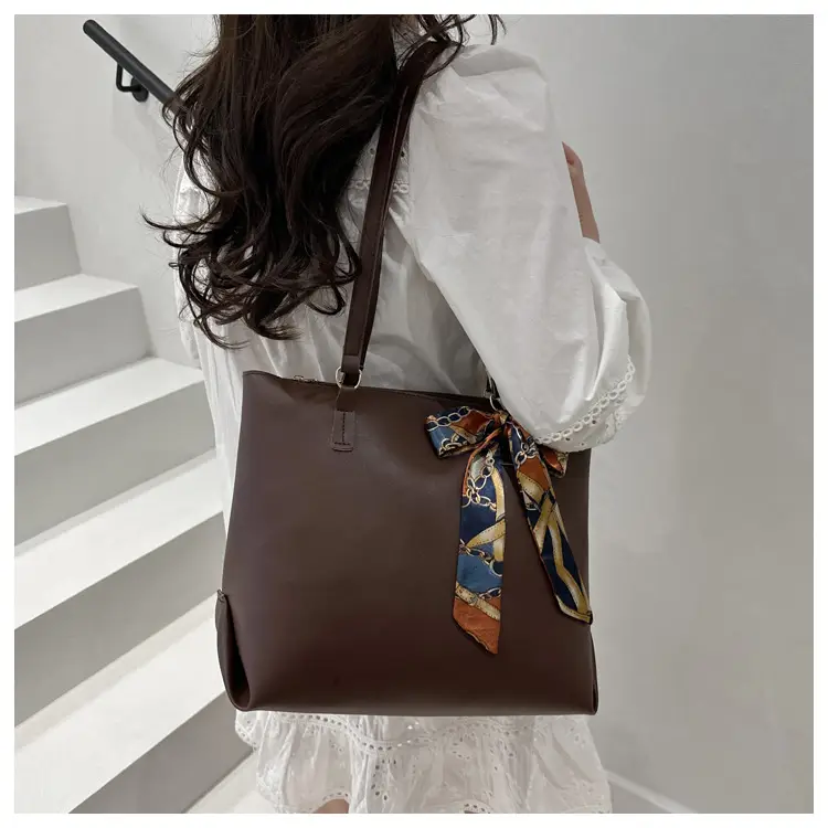 Beige Retro Shoulder Bag for Women Large Capacity — feature 17