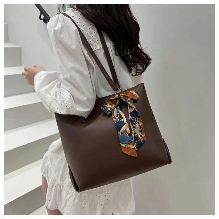 Beige Retro Shoulder Bag for Women Large Capacity — feature 18