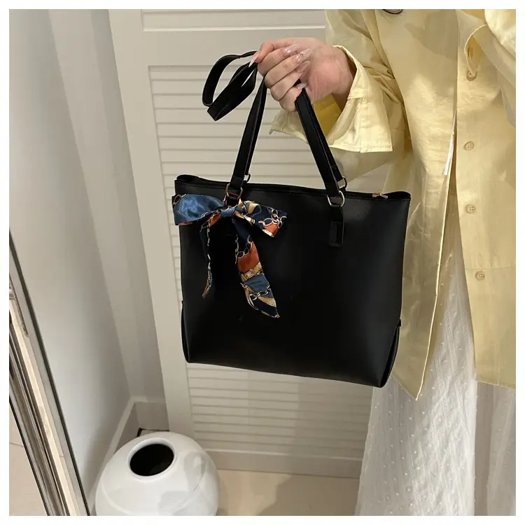 Beige Retro Shoulder Bag for Women Large Capacity — feature 7