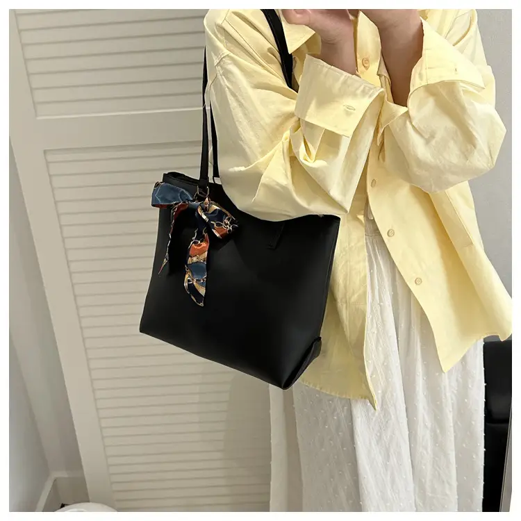 Beige Retro Shoulder Bag for Women Large Capacity — feature 9
