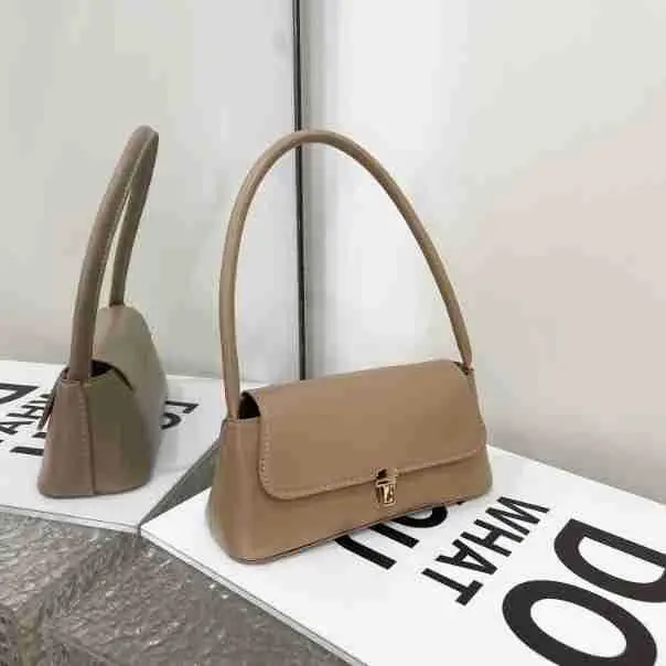 Women's Spring Baguette Shoulder Bag Beige Leather