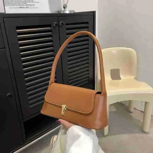 Women's Spring Baguette Shoulder Bag Beige Leather