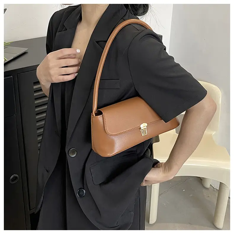 Women's Spring Baguette Shoulder Bag Beige Leather — feature 7