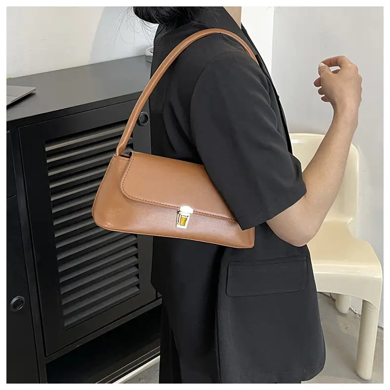 Women's Spring Baguette Shoulder Bag Beige Leather — feature 8