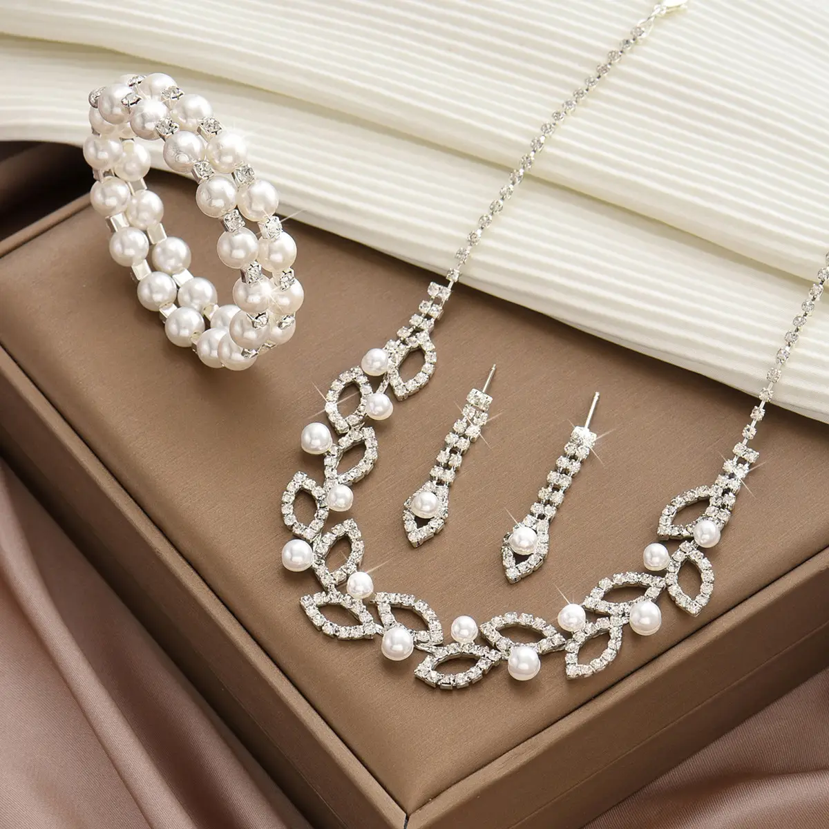 European Rhinestone Full Diamond Necklace Earrings Bracelet Set - Image 2