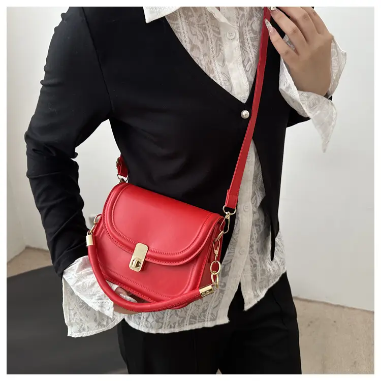 Vintage Brown Lock Shoulder Bag for Women 2025 — feature 12