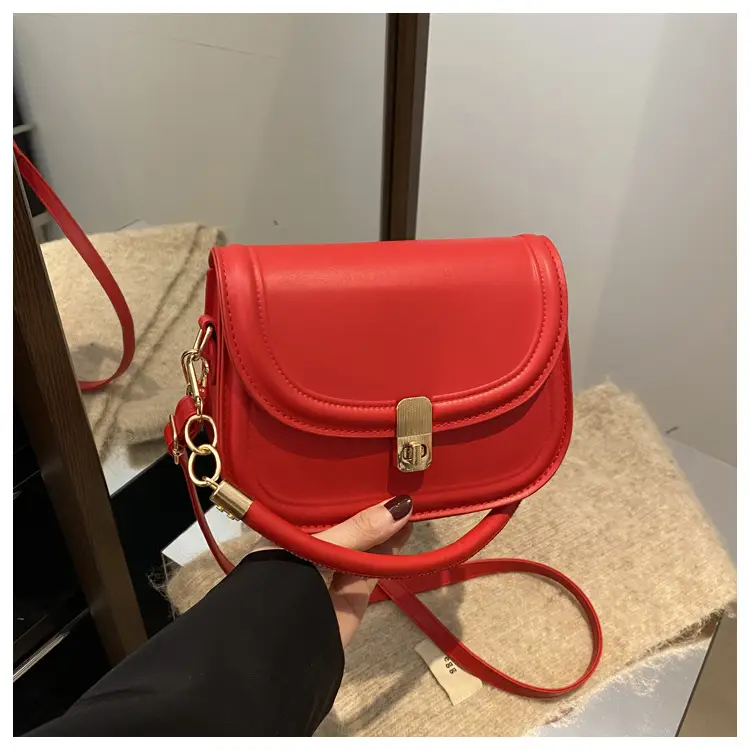 Vintage Brown Lock Shoulder Bag for Women 2025 — feature 20