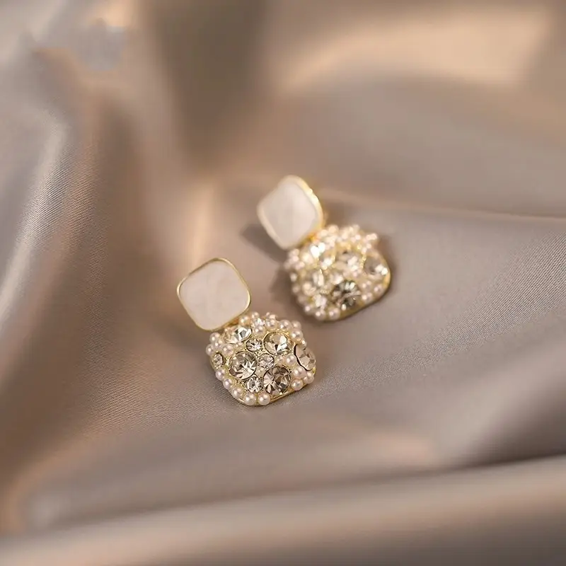 White Pearl Drop Earrings for Women Elegant Luxury 2025 - Image 4