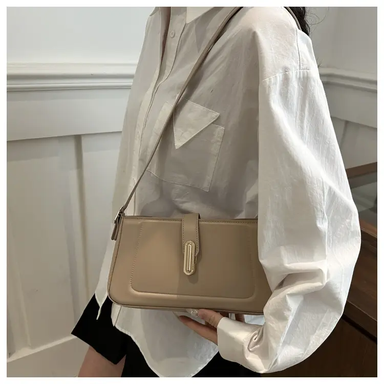 Red 2025 Retro Flip Bag for Women — feature 15