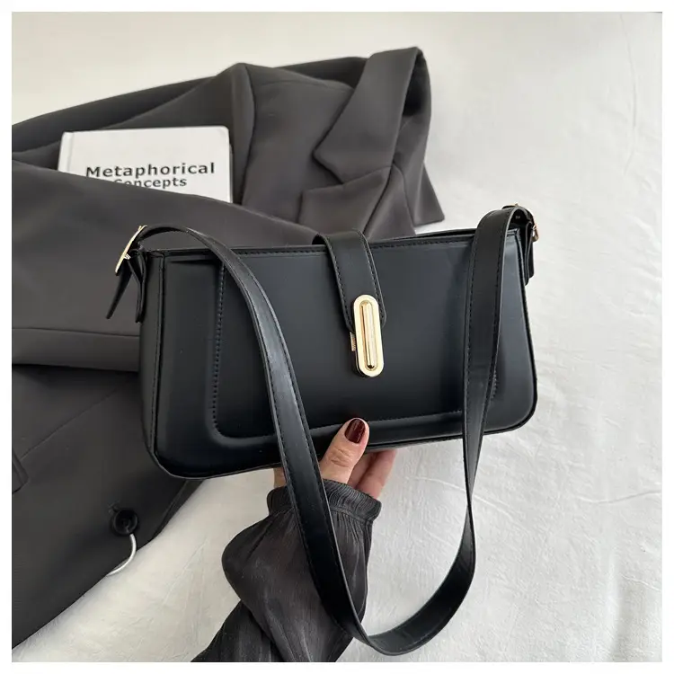 Red 2025 Retro Flip Bag for Women — feature 21