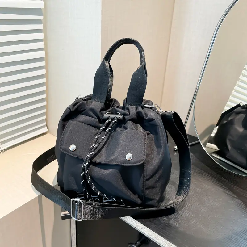 Women's White Black Contrast Shoulder Bag 2025 - Image 7