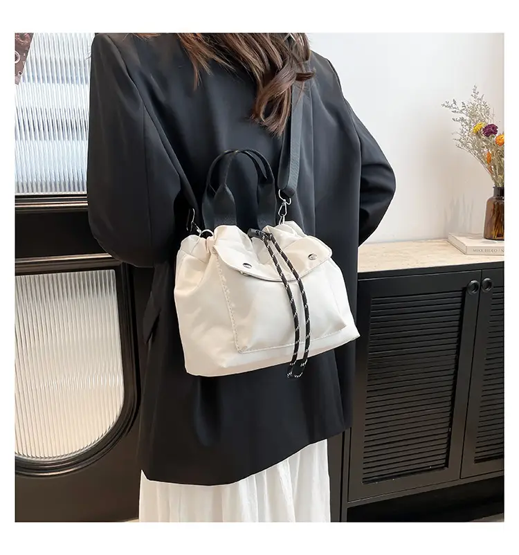 Women's White Black Contrast Shoulder Bag 2025 — feature 15