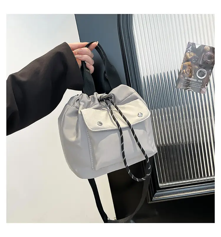Women's White Black Contrast Shoulder Bag 2025 — feature 26