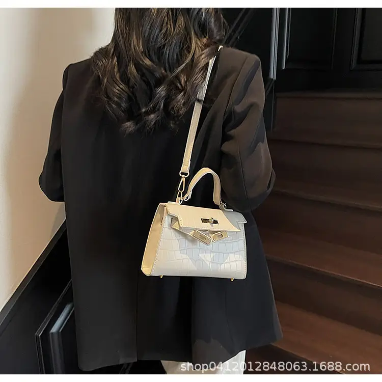 Pink Leather Shoulder Crossbody Bag for Women 2025 — feature 13