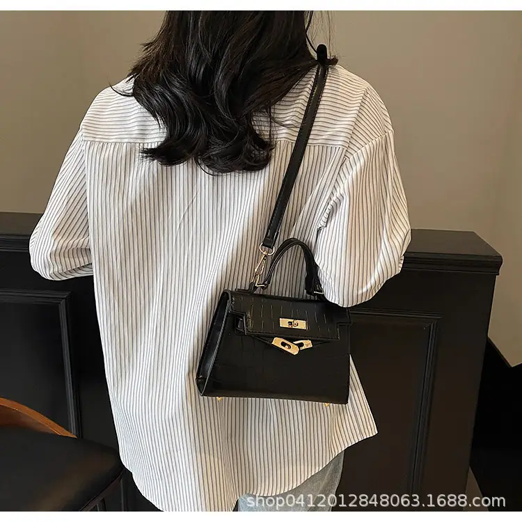 Pink Leather Shoulder Crossbody Bag for Women 2025 — feature 18