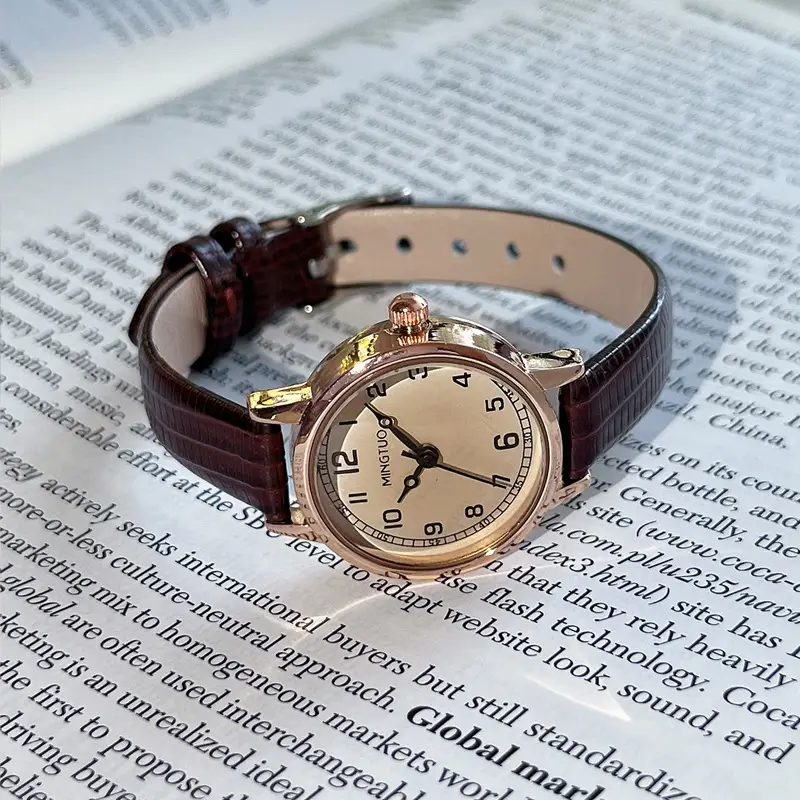 Women's Elegant Retro Belt Watch with Quartz Movement - Image 2