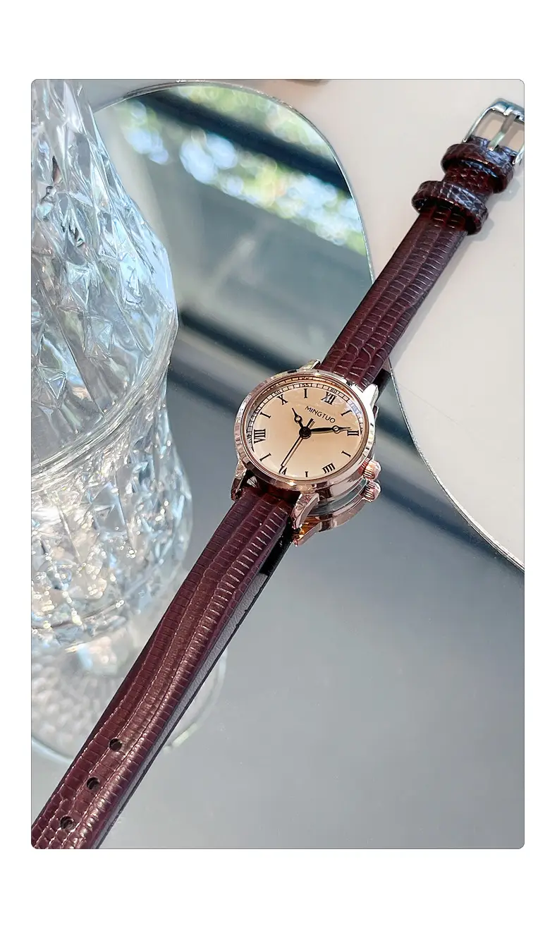 Women's Elegant Retro Belt Watch with Quartz Movement — feature 7