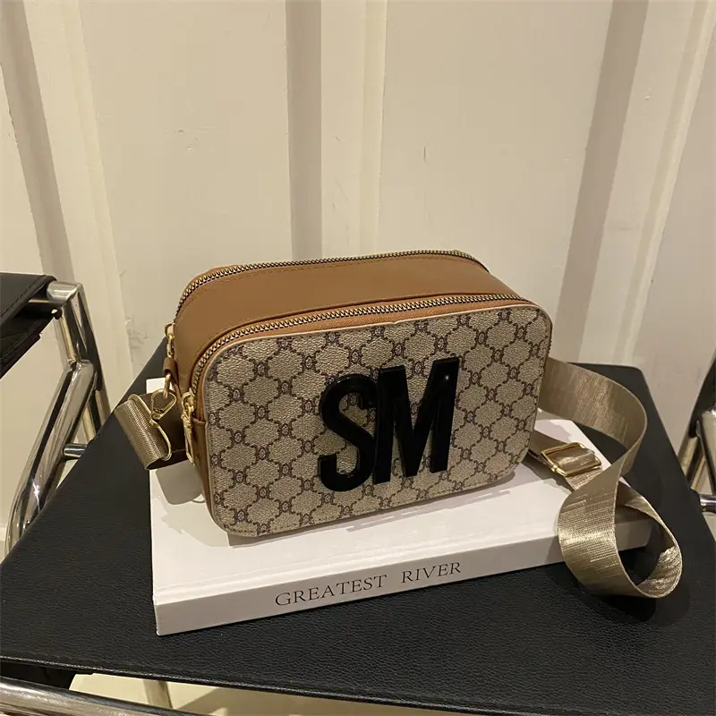 Women Crossbody Bag with Logo & Strap - Image 4