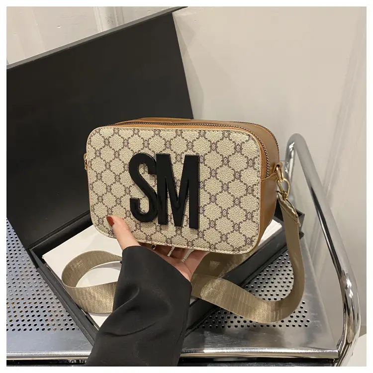 Women Crossbody Bag with Logo & Strap — feature 12