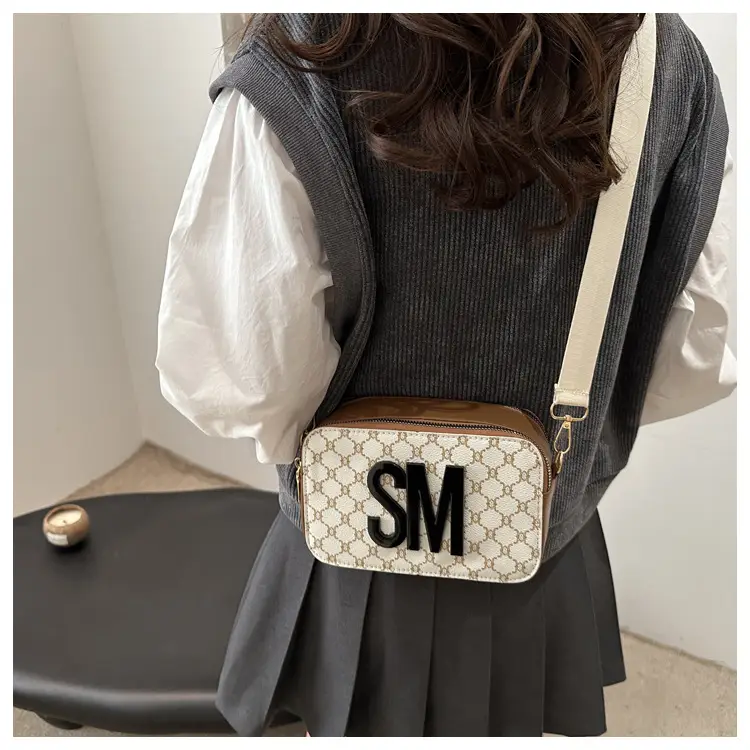 Women Crossbody Bag with Logo & Strap — feature 20