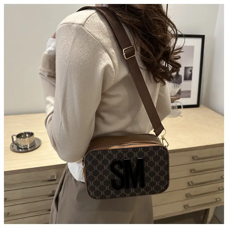 Women Crossbody Bag with Logo & Strap — feature 31