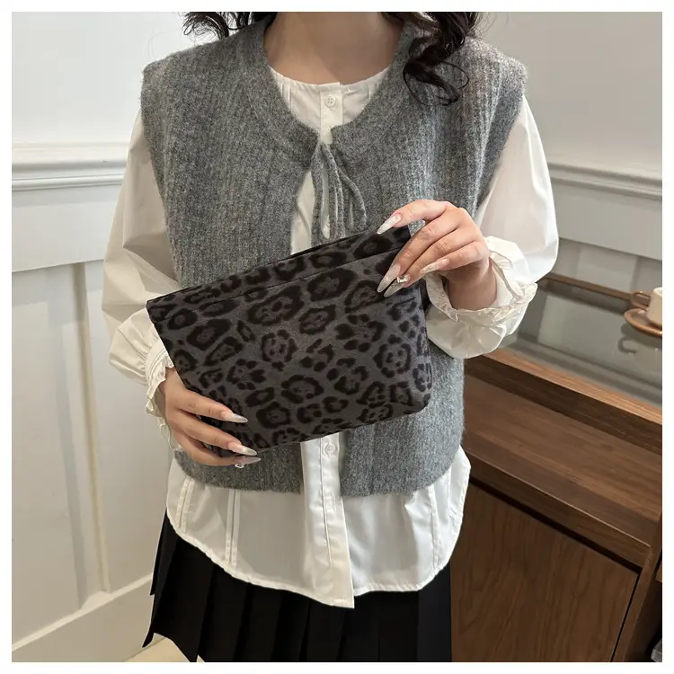 Leopard Print Women's Bucket Bag 2025 Spring — feature 24
