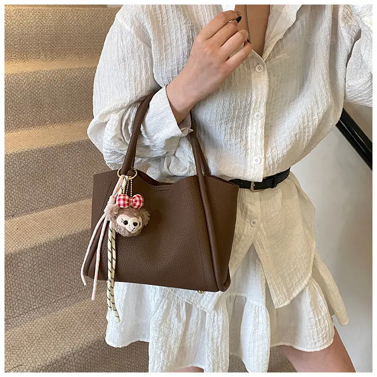 Women's Large Capacity Soft Leather Crossbody Bag Brown 2025 — feature 15