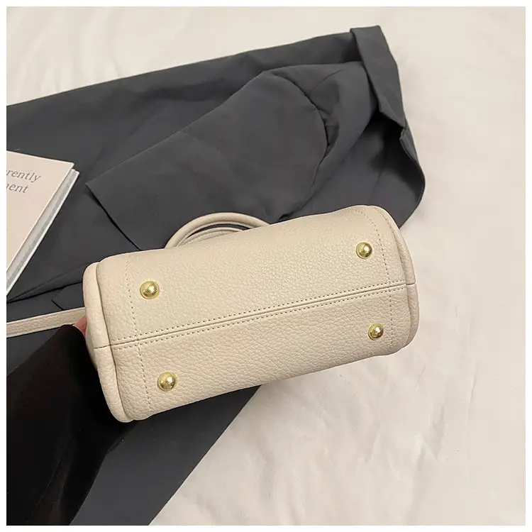 Women's Large Capacity Soft Leather Crossbody Bag Brown 2025 — feature 30