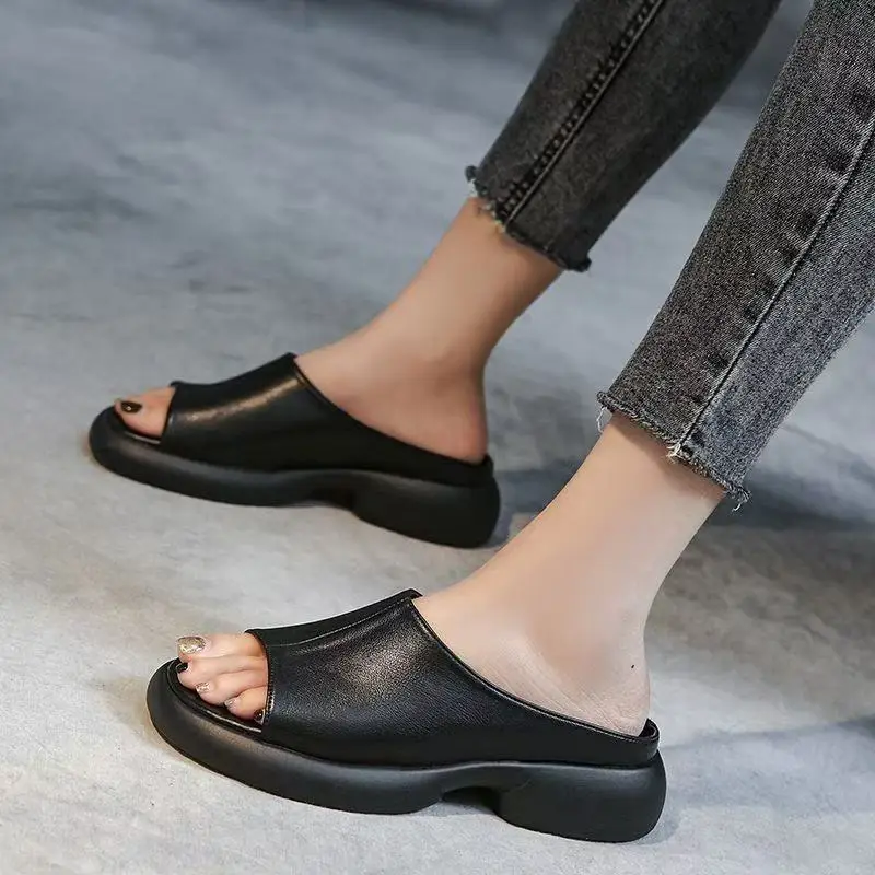 Women's Black Round Toe Thick Slippers Summer Flat - Image 4