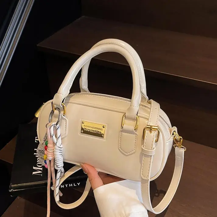 Women's Creamy White Bowtie Shoulder Bag with Tassel