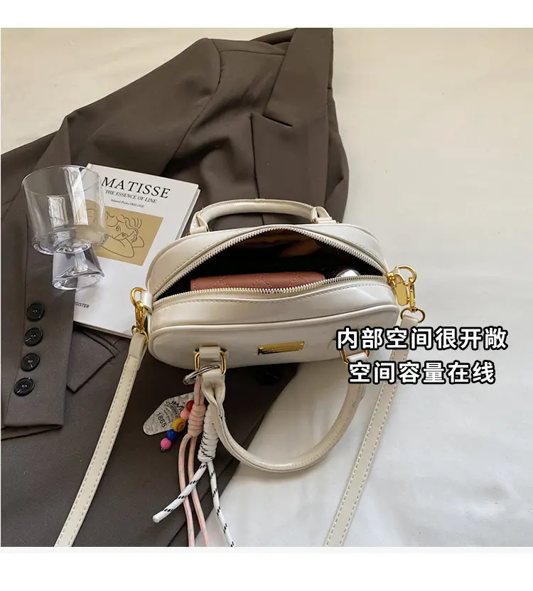 Women's Creamy White Bowtie Shoulder Bag with Tassel — feature 10