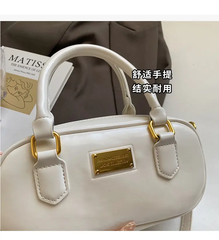 Women's Creamy White Bowtie Shoulder Bag with Tassel — feature 7